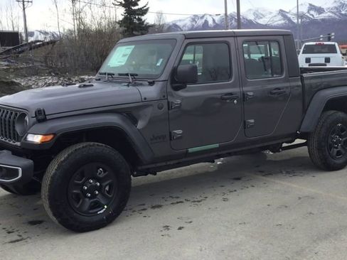 New 2025 Jeep Gladiator Sport image 4