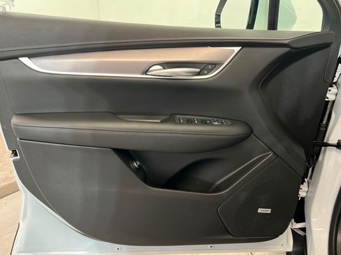 New 2025 Cadillac XT5 Luxury FWD image 15