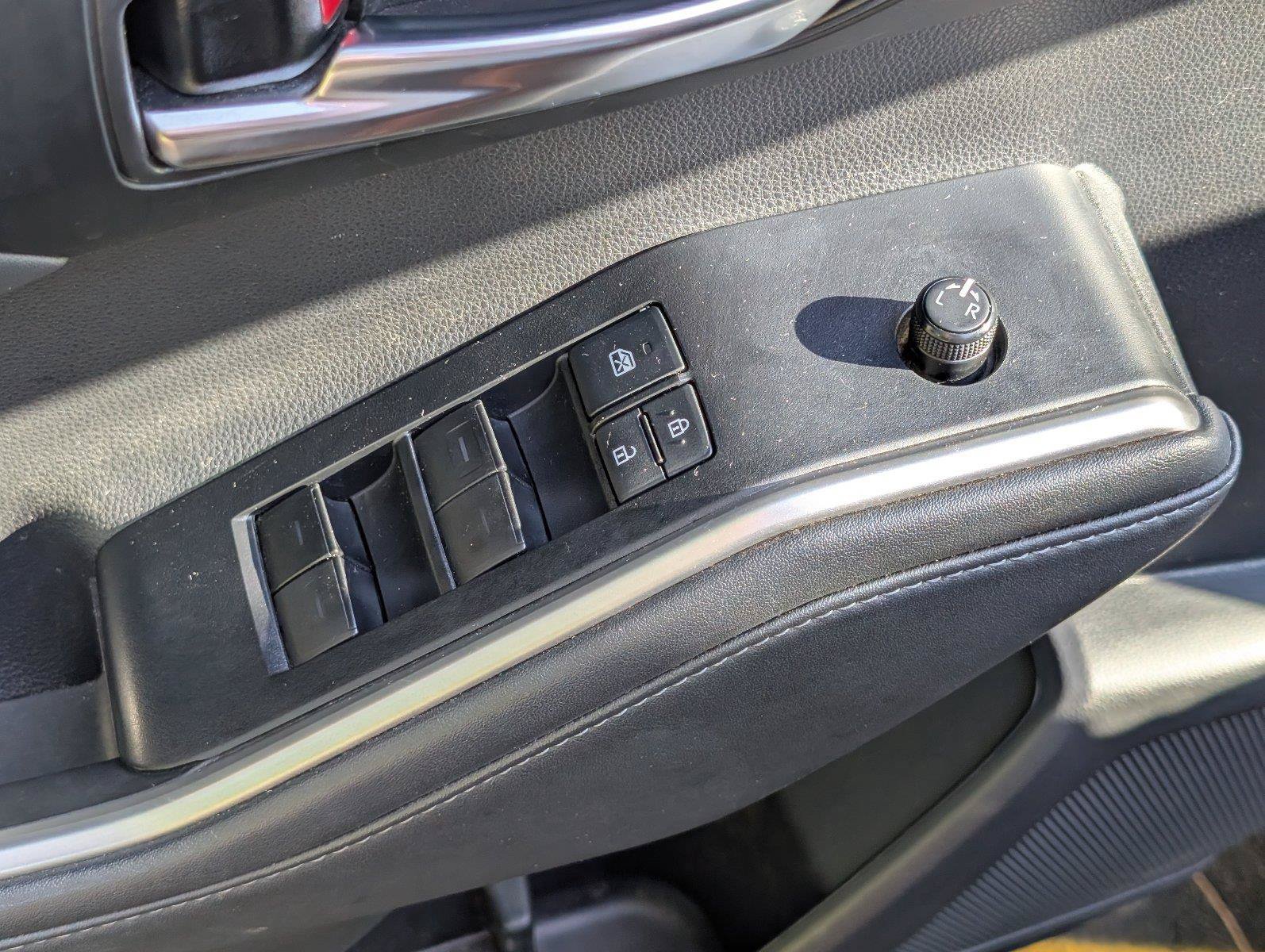 Used 2022 Toyota Highlander XSE FWD image 21