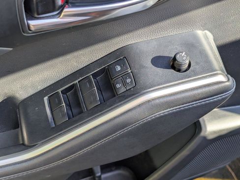 Used 2022 Toyota Highlander XSE FWD image 21