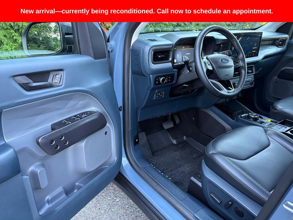 Used 2025 Ford Maverick Lariat w/ Black Appearance Package AWD/4WD image 18