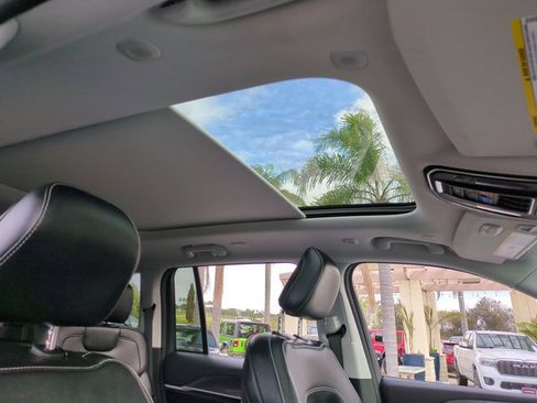 Used 2022 Jeep Grand Cherokee Limited 4xe image 15