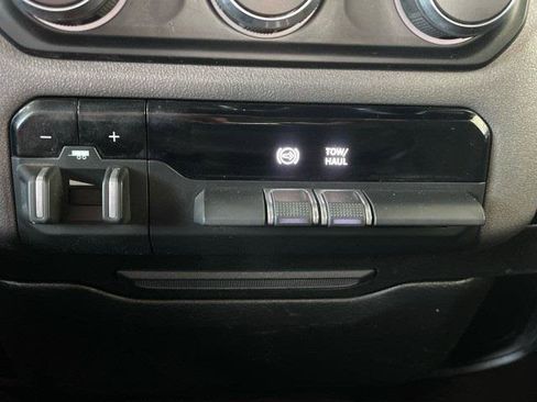 Used 2021 RAM 2500 Big Horn image 23