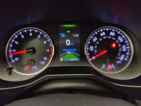 Used 2020 Toyota RAV4 XLE FWD image 23