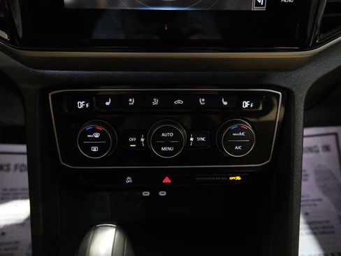 Used 2022 Volkswagen Atlas Cross Sport SEL Premium R-Line image 29