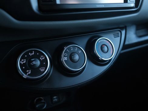 Used 2016 Toyota Yaris SE image 22