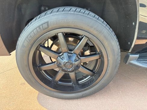 Used 2019 Chevrolet Tahoe LT AWD/4WD image 6