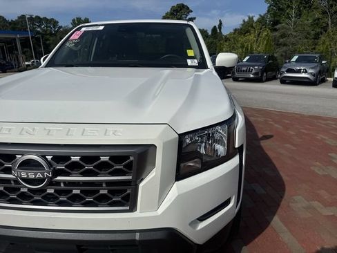 Used 2022 Nissan Frontier SV RWD image 23