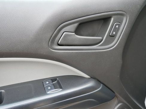 Used 2016 Chevrolet Colorado W/T RWD image 12