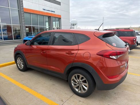 Used 2017 Hyundai Tucson SE image 2