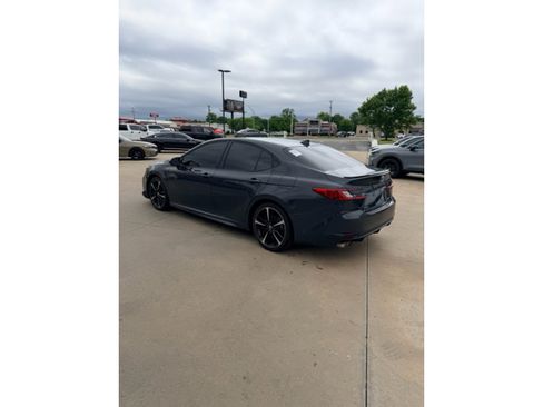 Used 2025 Toyota Camry SE FWD image 9