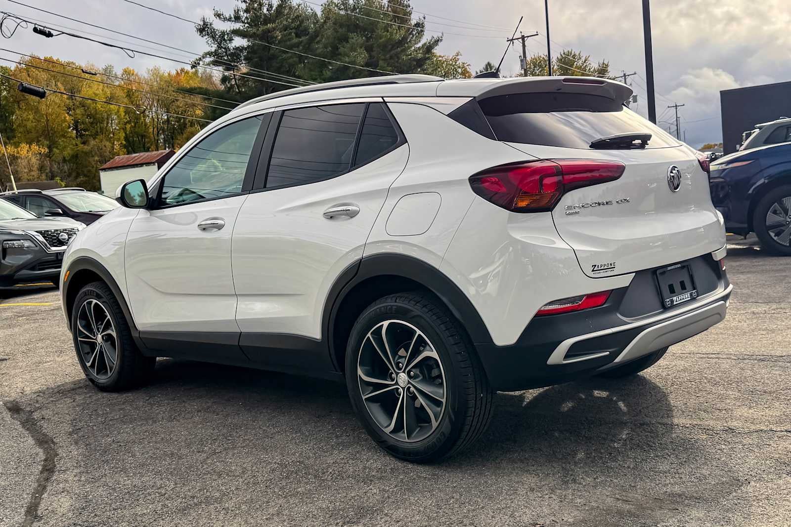 Used 2022 Buick Encore GX Select AWD/4WD image 5