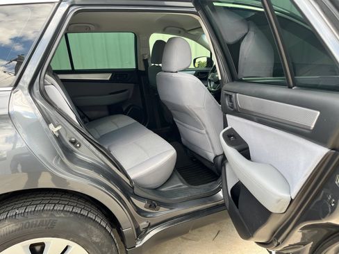 Used 2018 Subaru Outback 2.5i AWD/4WD image 14