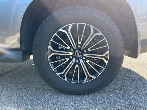 New 2025 Nissan Armada SL image 13