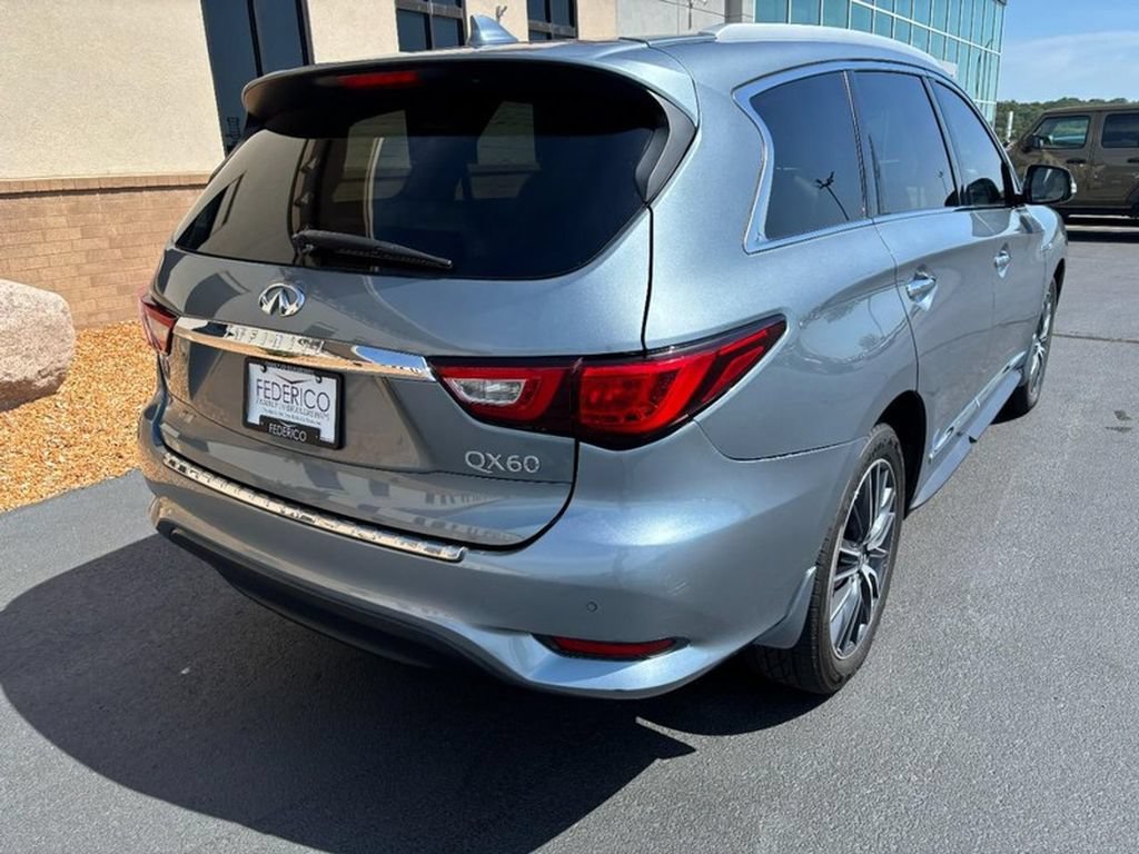 Used 2018 INFINITI QX60 Luxe w/ Premium Plus Package AWD/4WD image 3