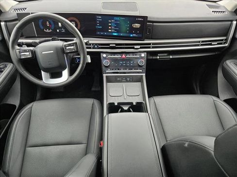 Used 2025 Hyundai Santa Fe SEL FWD image 16
