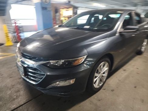 Used 2019 Chevrolet Malibu LT FWD image 4