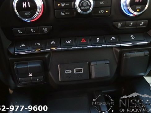 Used 2020 GMC Sierra 1500 AT4 w/ AT4 Premium Package image 30