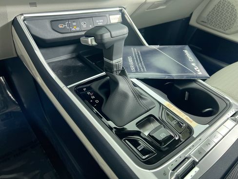 New 2027 Kia Carnival SX w/ Dark Edition Package FWD image 24