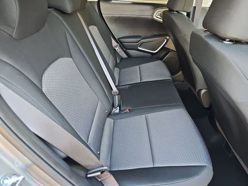 Used 2025 Kia Soul LX FWD image 17