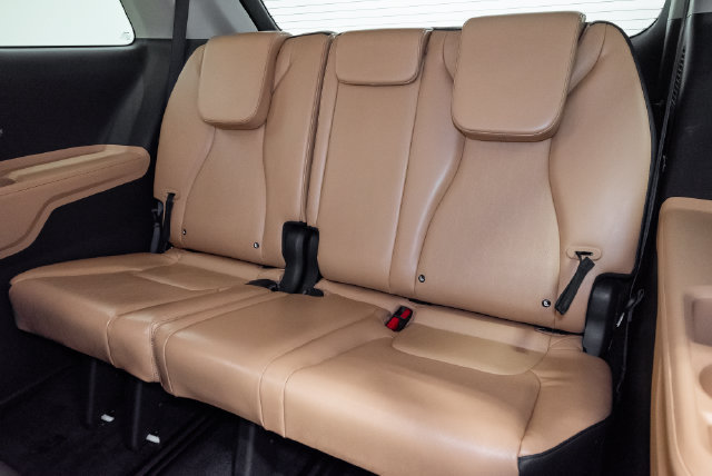 Used 2024 Kia Carnival LX FWD image 22