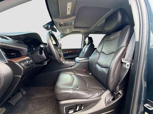 Used 2020 Cadillac Escalade Luxury image 22
