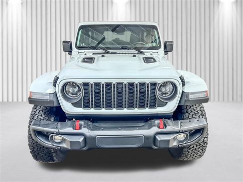 Used 2025 Jeep Wrangler Rubicon AWD/4WD image 13