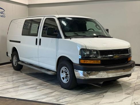 Used 2019 Chevrolet Express 2500 w/ Driver Convenience Package image 4