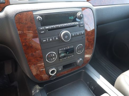 Used 2007 Chevrolet Silverado 1500 LTZ w/ Suspension Package, Off-Road" AWD/4WD image 15