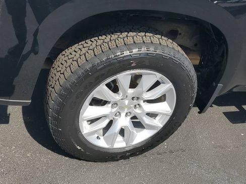 Certified 2020 Chevrolet Silverado 1500 Custom w/ Custom Value Package AWD/4WD image 5