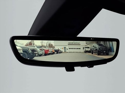 Used 2024 Buick Enclave Premium image 7