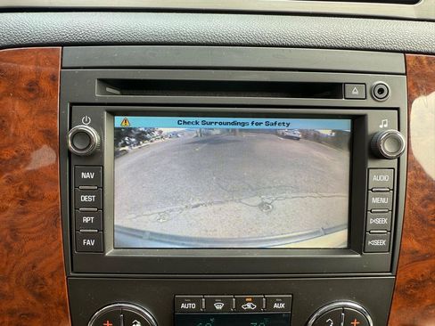 Used 2008 Chevrolet Suburban LTZ w/ LTZ Preferred Equipment Group AWD/4WD image 34