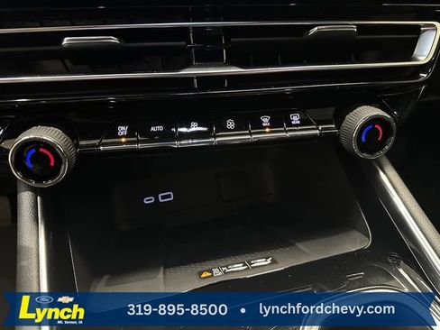 Used 2024 Chevrolet Traverse RS image 14