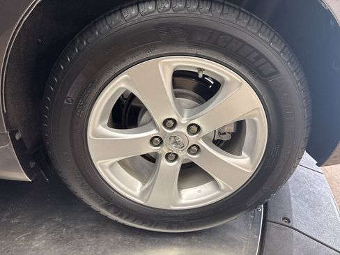 Used 2011 Toyota Sienna LE FWD image 26