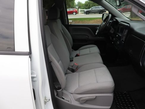 Used 2018 Chevrolet Silverado 1500 Custom w/ Custom Value Package RWD image 22