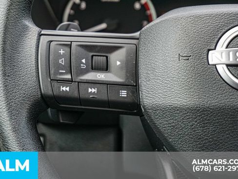Used 2025 Nissan Rogue S FWD image 29