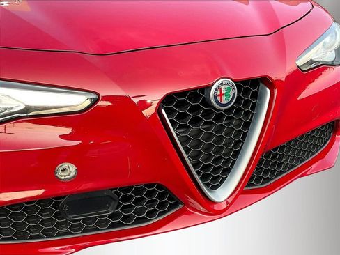 Used 2017 Alfa Romeo Giulia AWD image 32