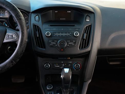 Used 2016 Ford Focus SE FWD image 37