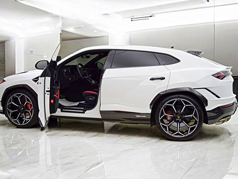 Used 2024 Lamborghini Urus Performante image 6