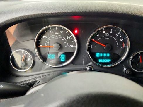 Used 2016 Jeep Wrangler Unlimited Sahara w/ Dual Top Group AWD/4WD image 14