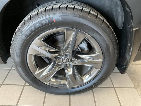 Used 2019 Toyota Highlander Limited Platinum image 7