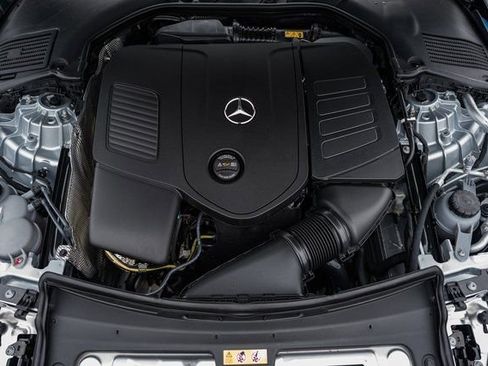 New 2025 Mercedes-Benz C 300 4MATIC Sedan image 21