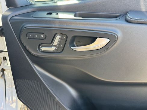 Used 2023 Mercedes-Benz Sprinter 2500 image 47