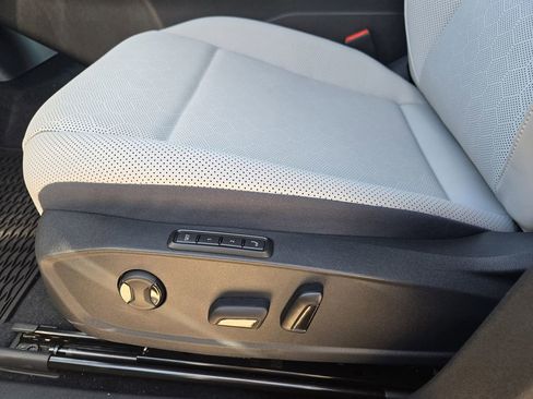 New 2025 Volkswagen ID.4 Pro S image 19