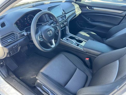 Certified 2019 Honda Accord Hybrid image 5