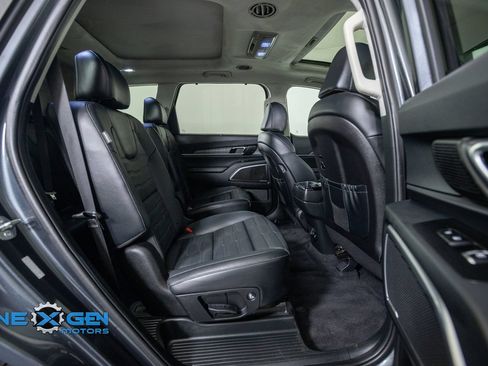 Used 2024 Kia Telluride SX Prestige w/ Towing Package AWD/4WD image 39