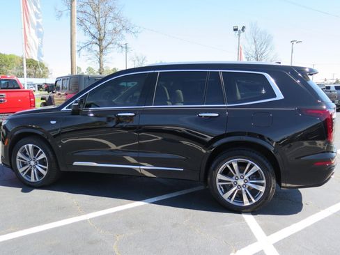 Used 2025 Cadillac XT6 Premium Luxury w/ Technology Package image 6