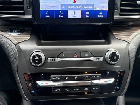 Used 2020 Ford Explorer Limited w/ Class III Trailer Tow Package AWD/4WD image 23