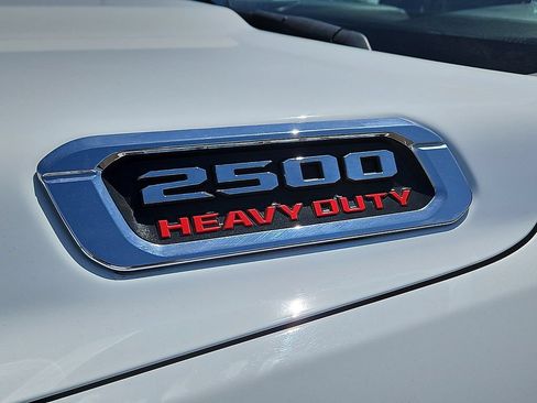 Used 2024 RAM 2500 Big Horn AWD/4WD image 8