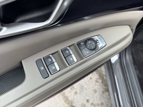 New 2026 Kia Carnival FWD image 17